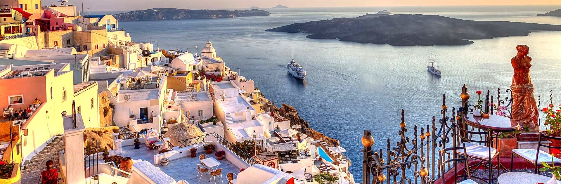 Santorini bay