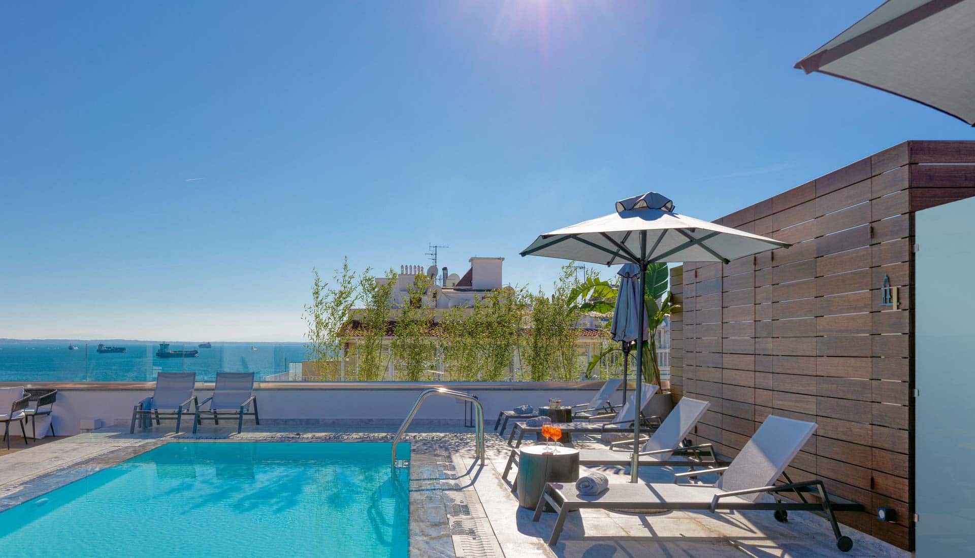 Electra-Palace-Thessaloniki-Hotel-pool-view